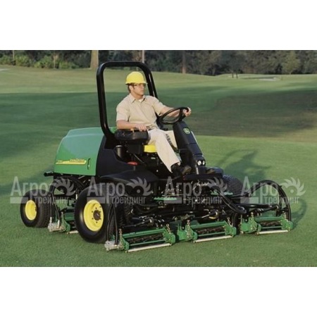 Бензиновая газонокосилка для фейрвея  Jonh Deere - 3235 С  в Курске